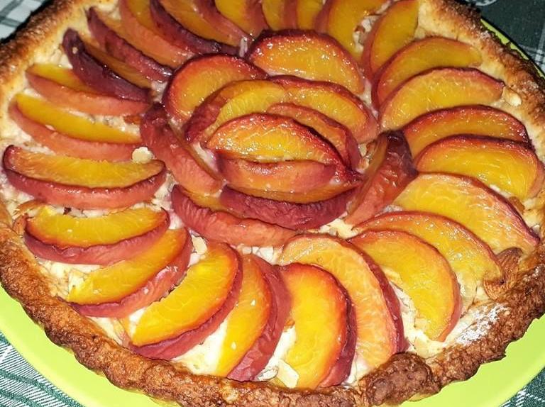 Crostata di pesche