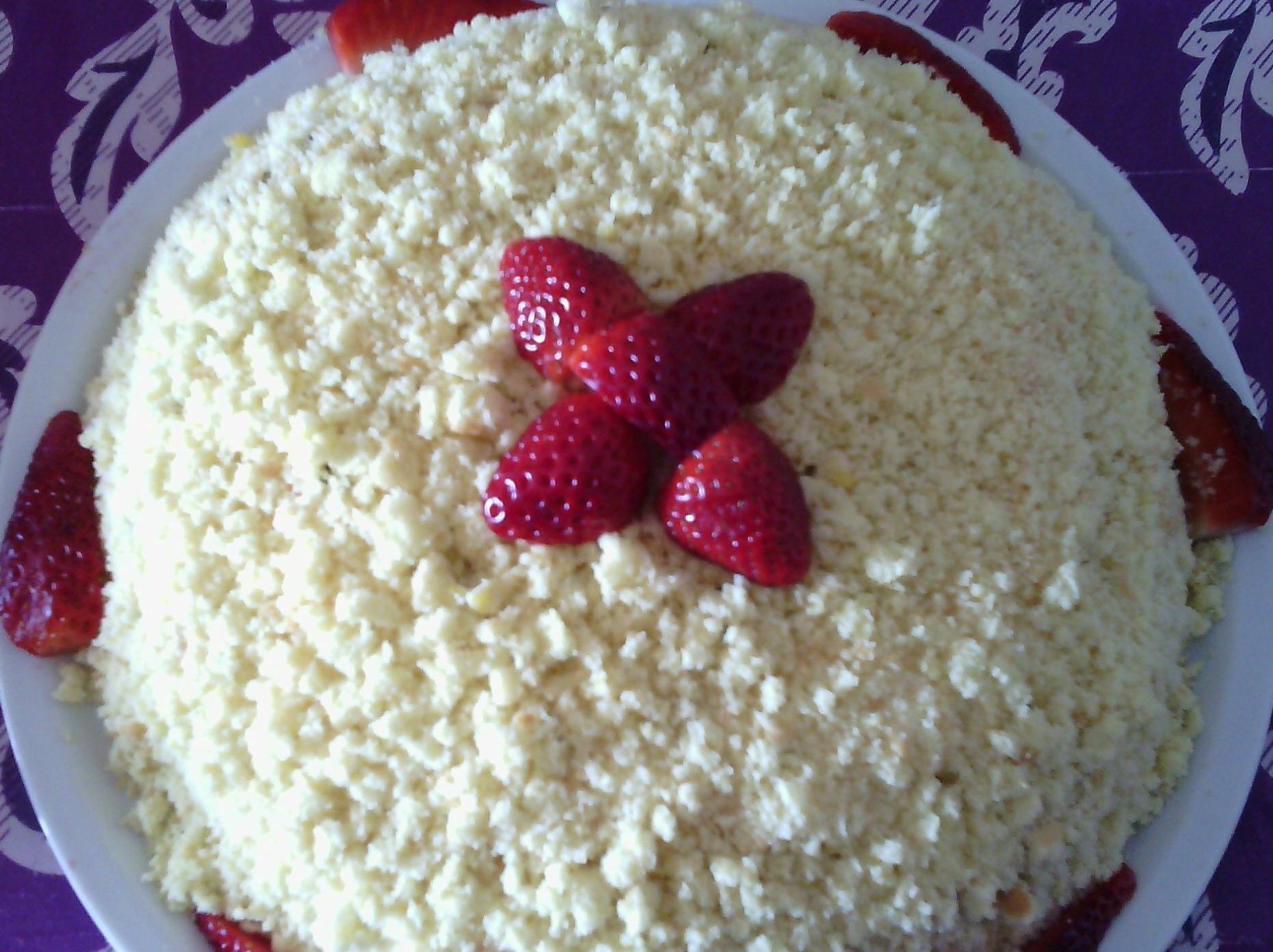 Torta mimosa e fragole