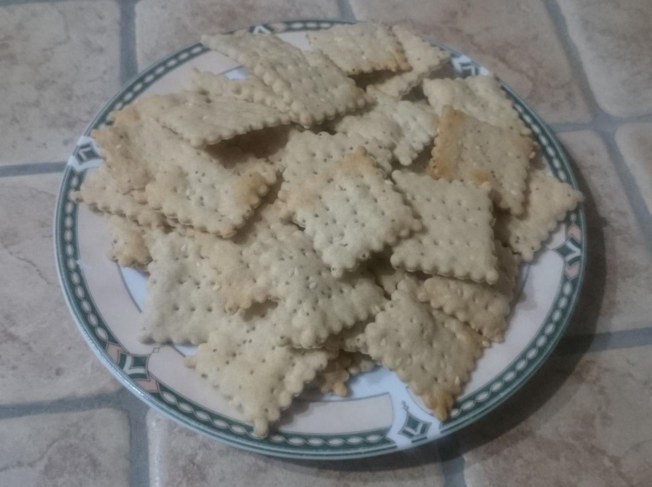 Cracker con farina di segale e semi