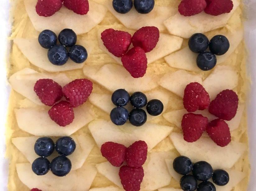 QUADROTTI DI MELE E FRUTTI DI BOSCO