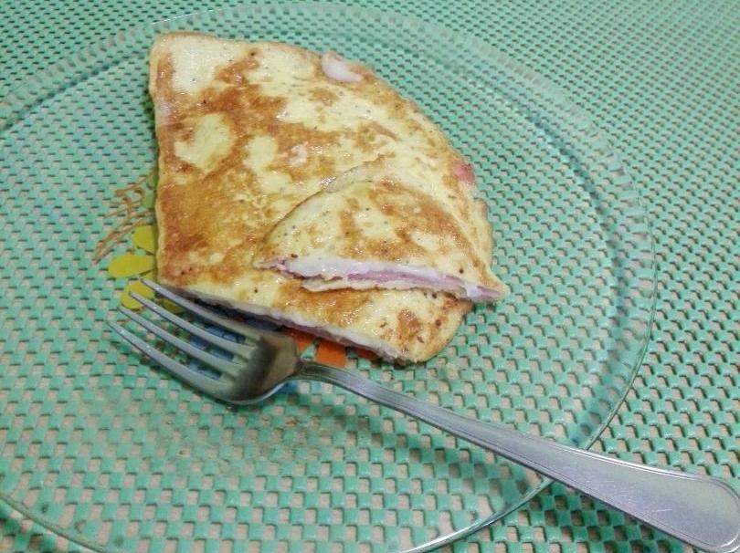 Omelet prosciutto e provola