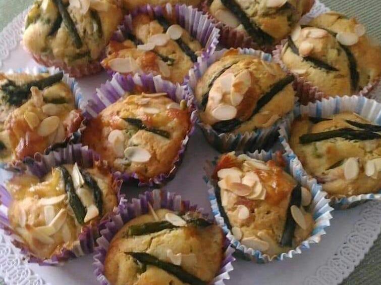 Muffin asparagi speck e scamorza