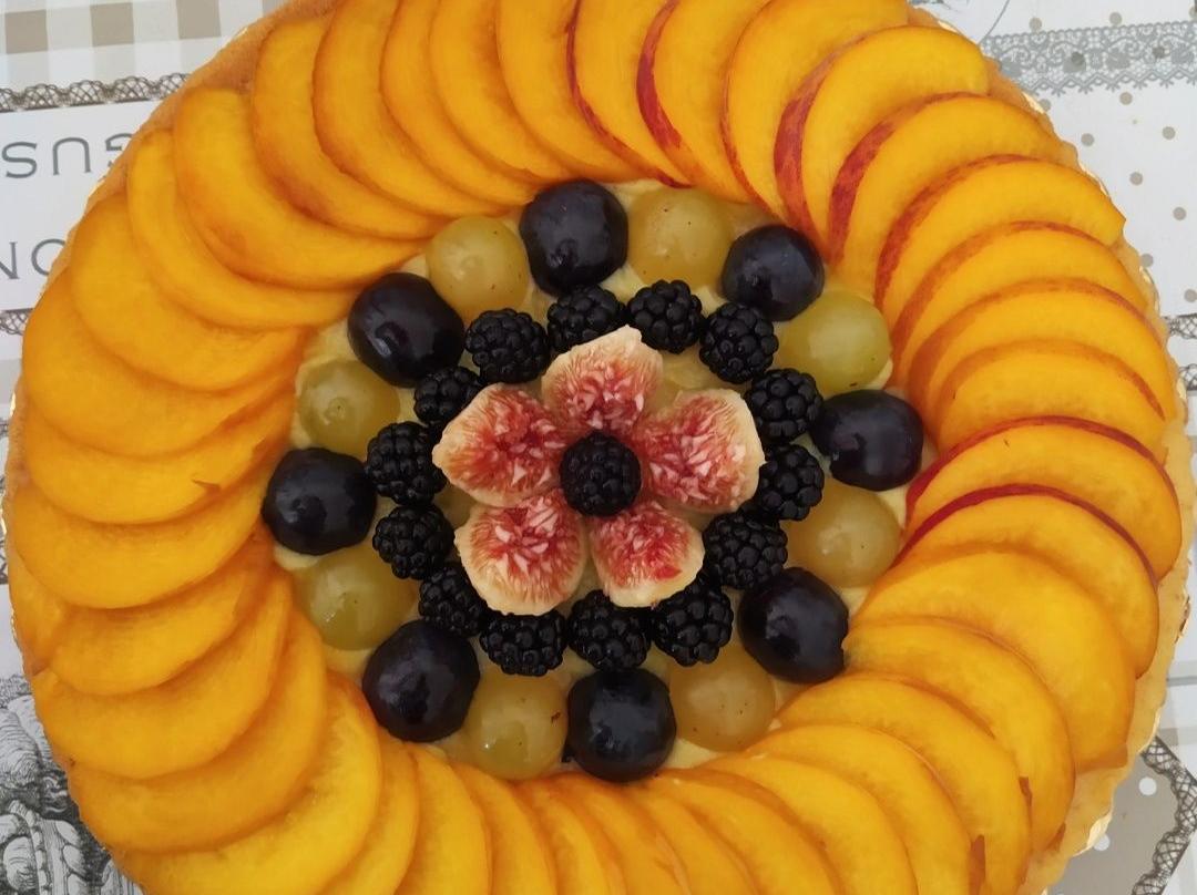 Crostata morbida con frutta fresca