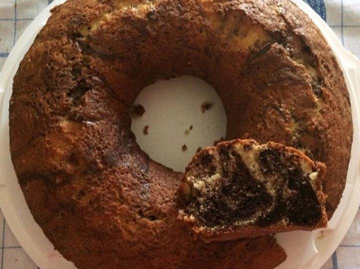 Ciambellone bicolore al cacao