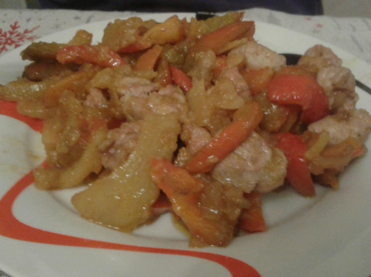 Pollo con patate e peperoni