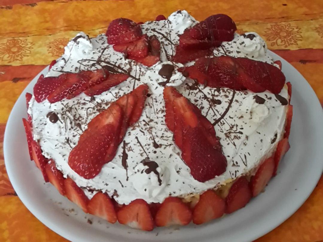 Torta fragole e crema al limone