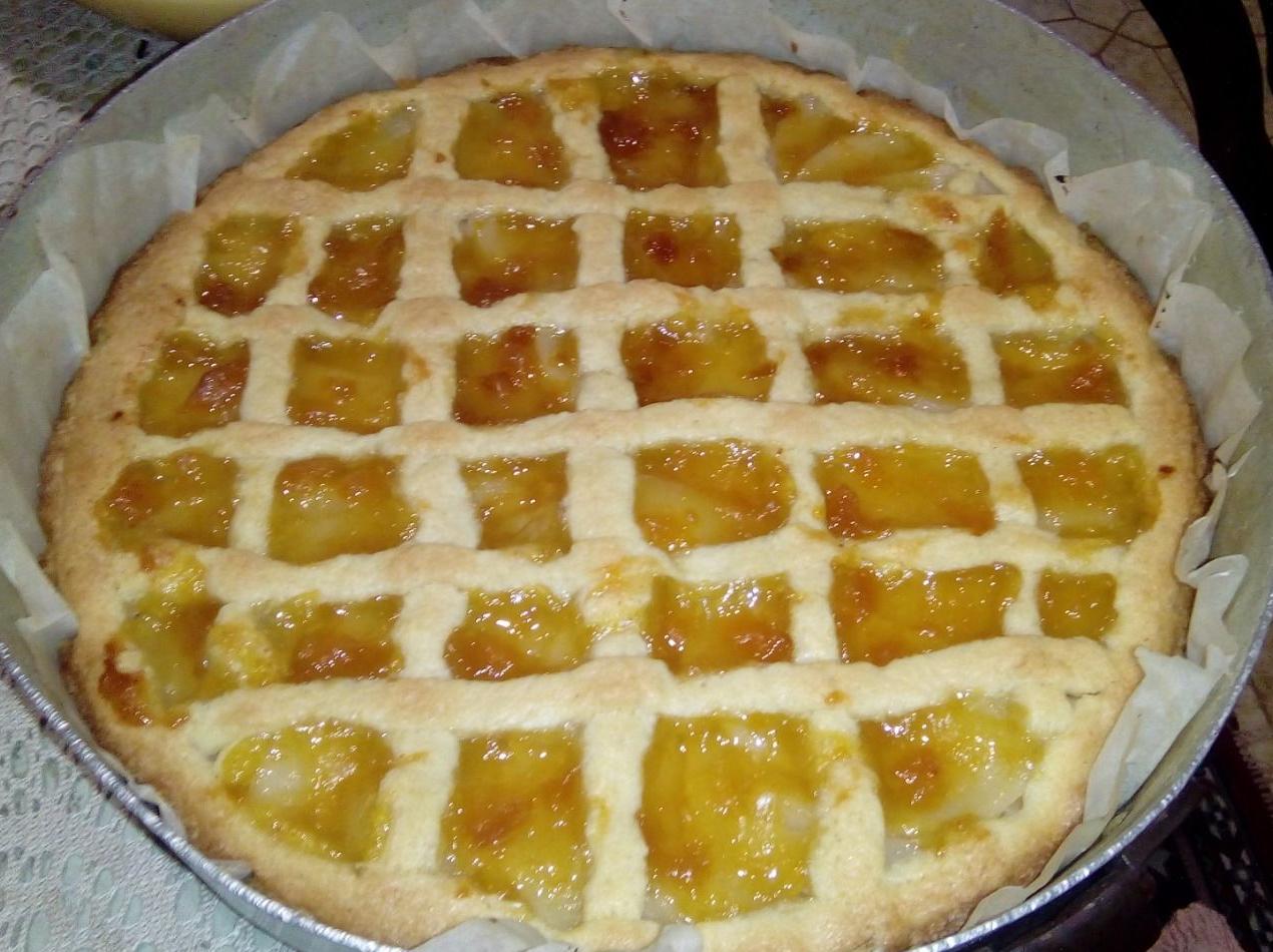 Crostata alle pere e albicocche