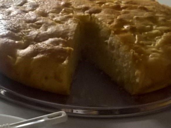 Torta soffice allo yogurt e cannella