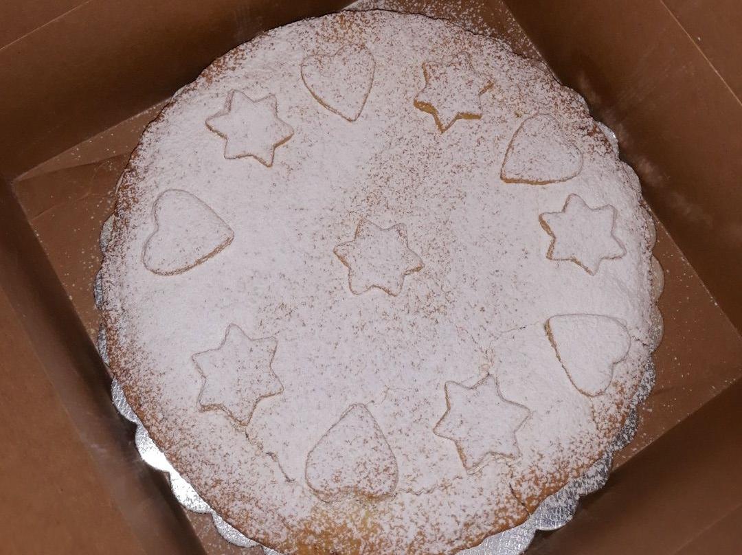 Torta crema pasticcera e amarene