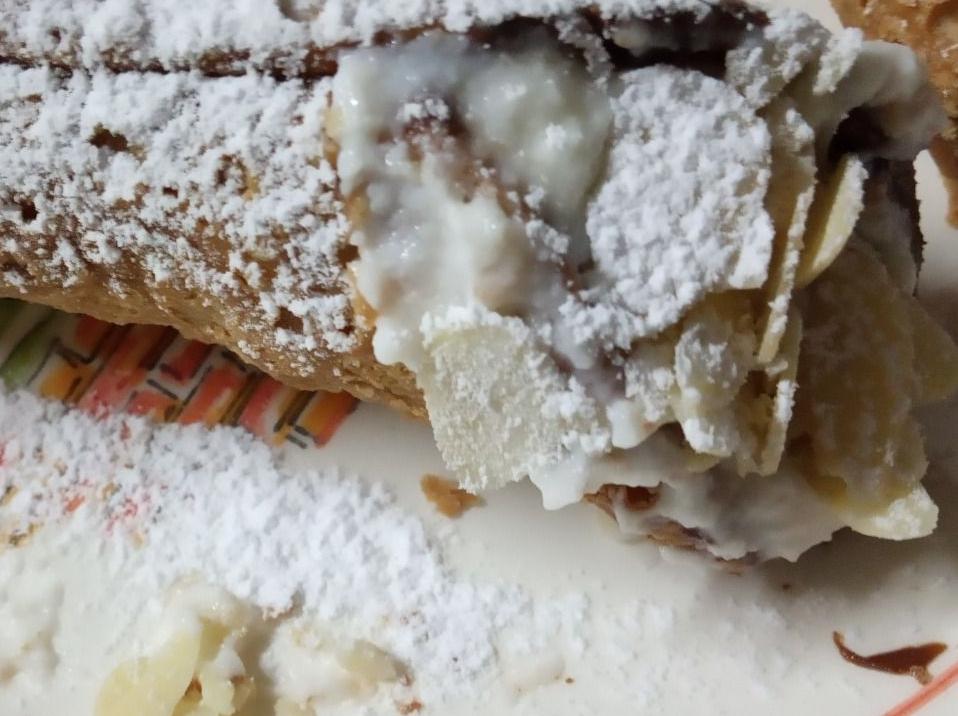 Cannolo con ricotta e nutella