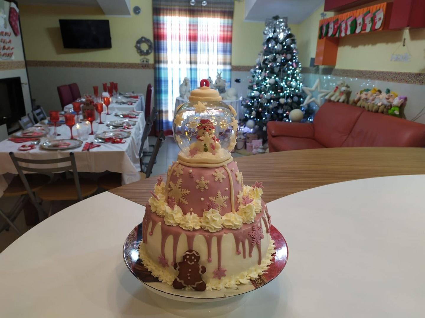 Snow globe cake