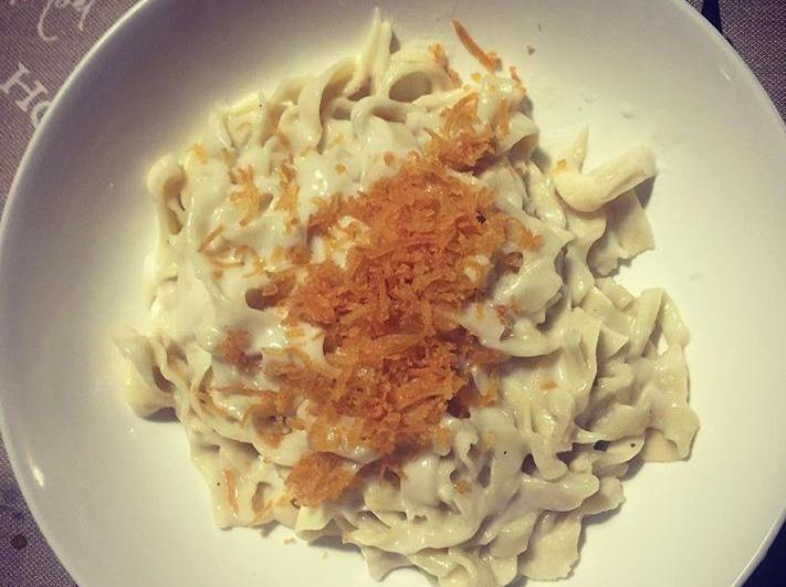 Tagliatelle fresche con crema al parmigiano e bottarga