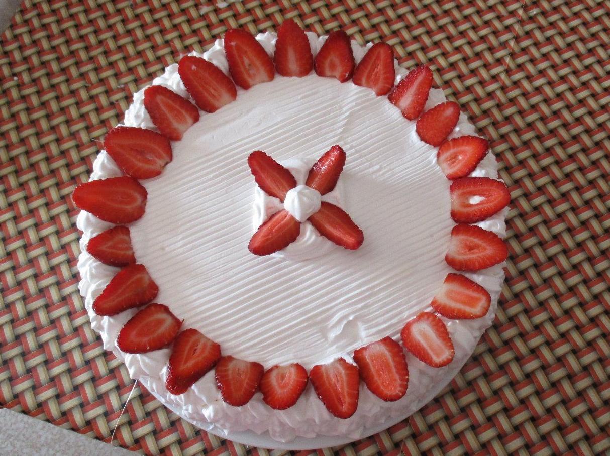 TORTA PANNA E FRAGOLE