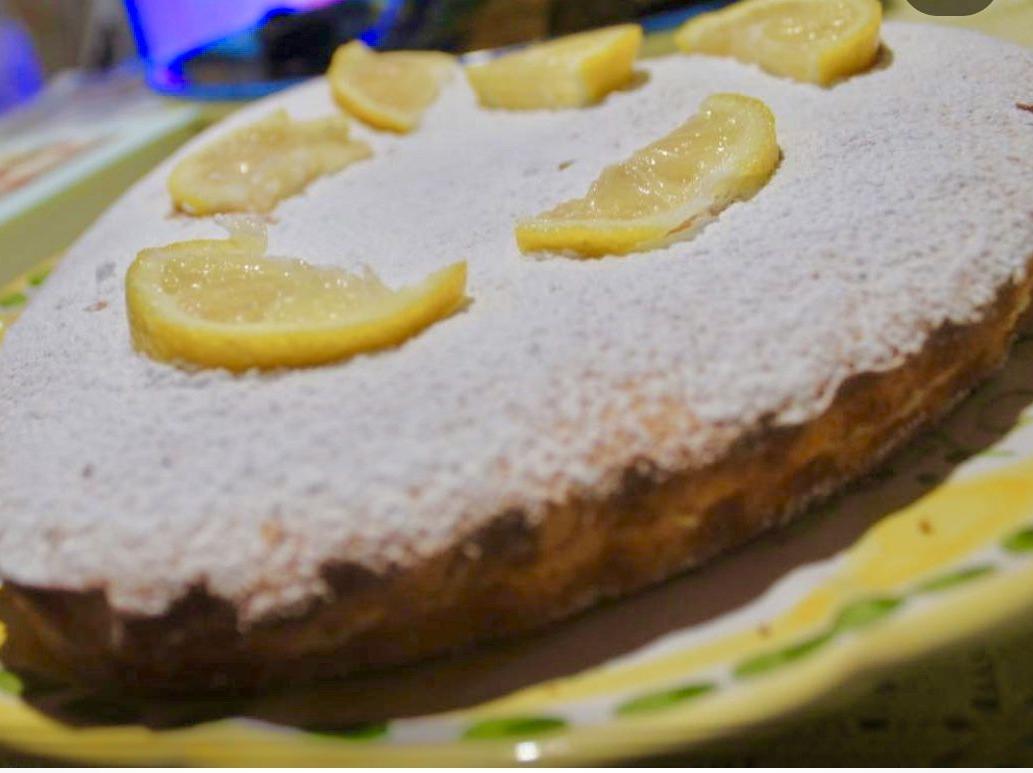 Torta al limone con crema al limone