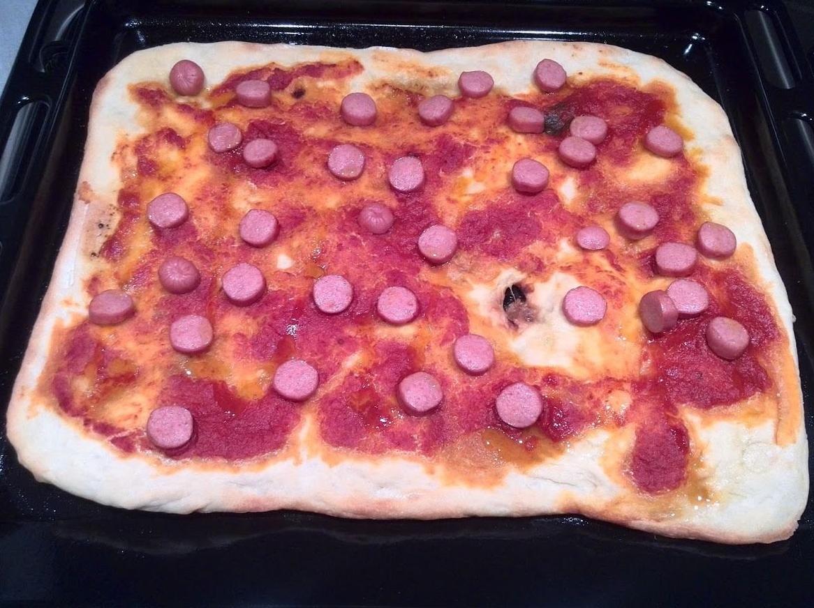 Pizzetta con wurstel