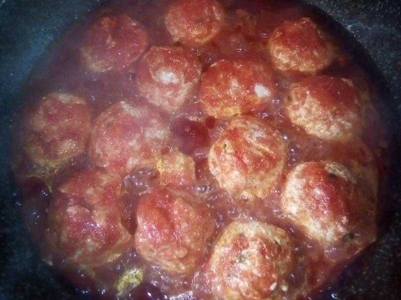 polpette di ricotta al sugo di pomodoro