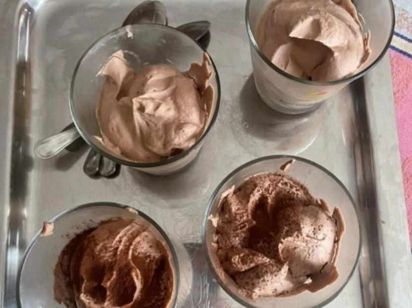 Mousse alla panna, caffè e cacao