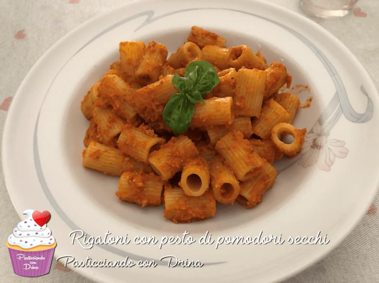 Rigatoni con pesto di pomodori secchi