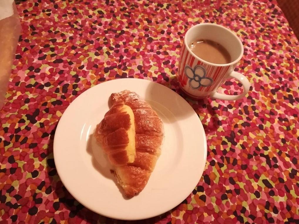 Cornetti soffici alla panna e crema