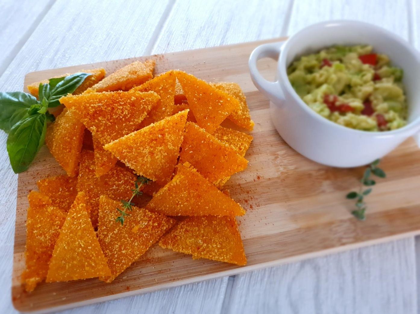 TRIANGOLINI DI MAIS E GUACAMOLE