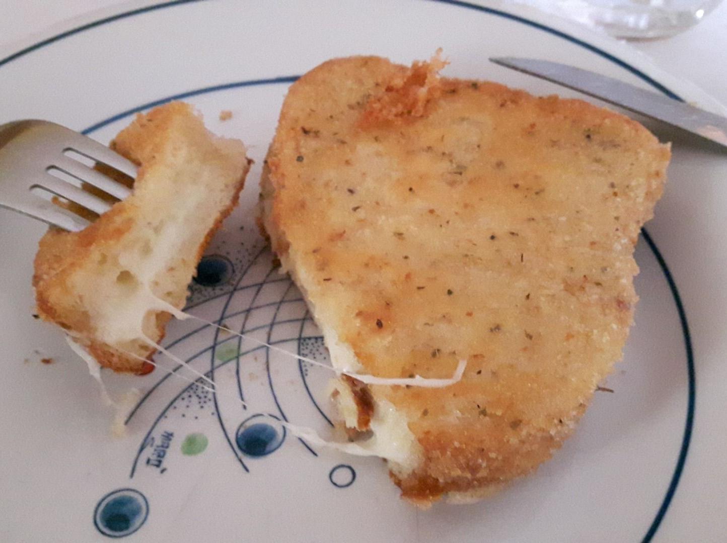 Mozzarella in carrozza