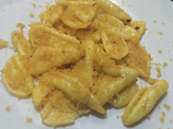 Cavatelli zafferano e pangrattato