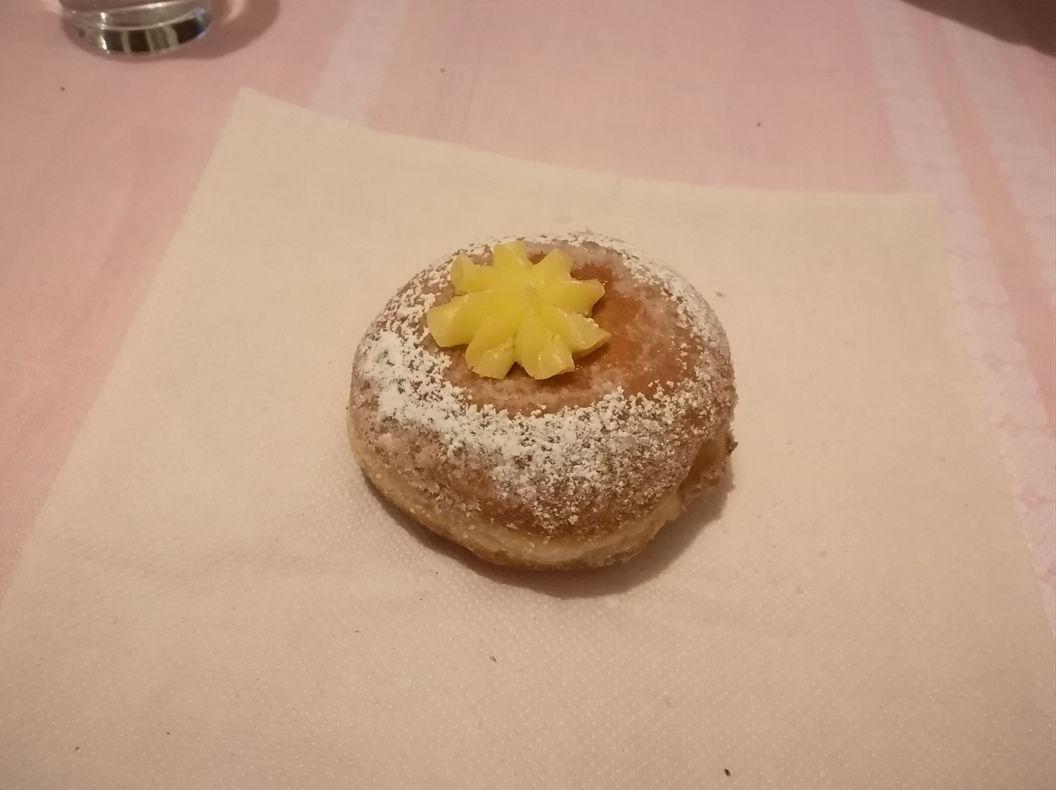 Krapfen all'acqua alla crema