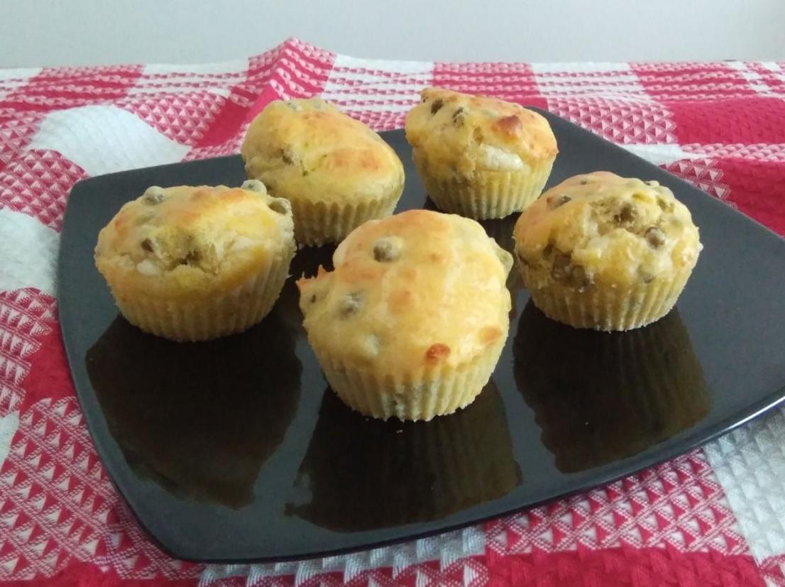 Muffin salati piselli e provolone