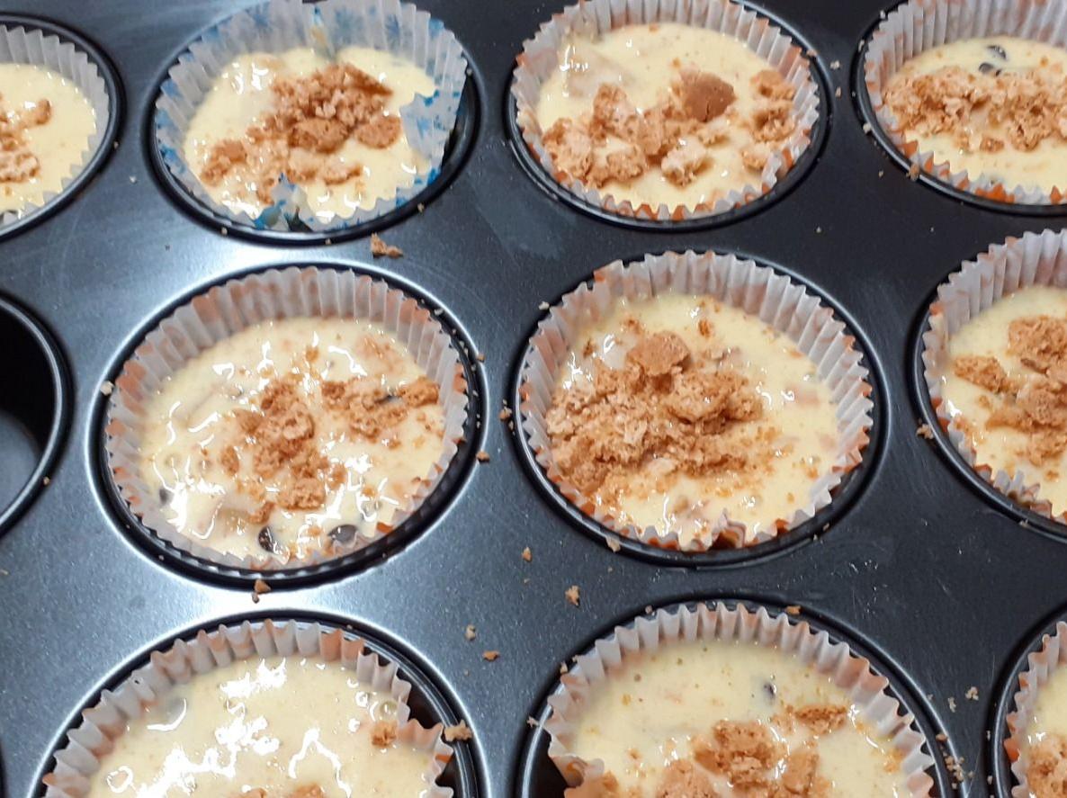 Muffins pesche , amaretti e cioccolato