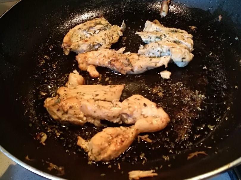 PETTO DI POLLO CO SALVIA