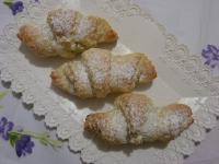 CORNETTI VELOCI CON CREMA ALLE NOCCIOLE